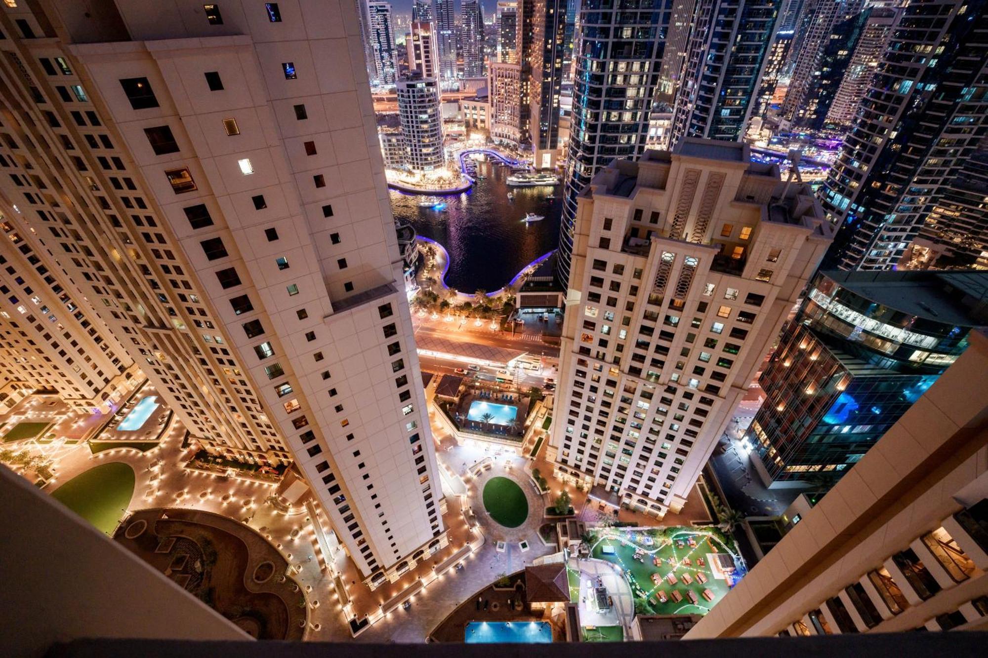 Berloga Capsule Jbr Hotel Dubai Exterior photo